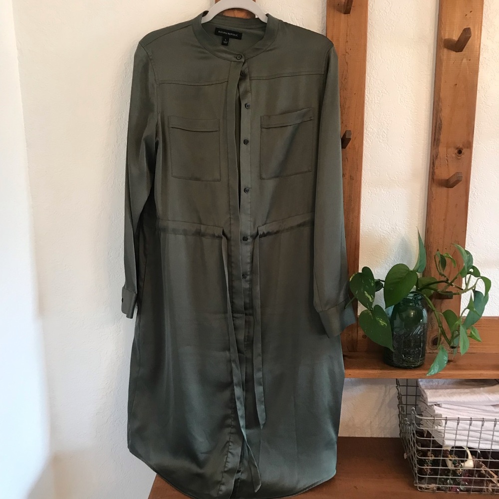 Banana Republic Size large Green dress!